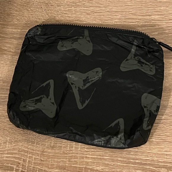 Aloha Collection Small Pouch - Picture 2 of 4